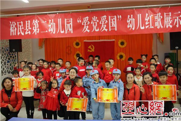 去东北旅游8个老爷们点了8道菜，服务员“怪怪”的眼神至今难忘！