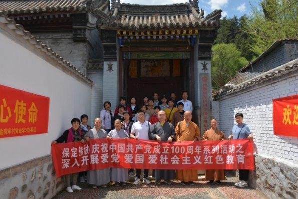 山东一男孩考试进步到60分，爸爸摆席，幸福与成绩有关系吗？游戏画面