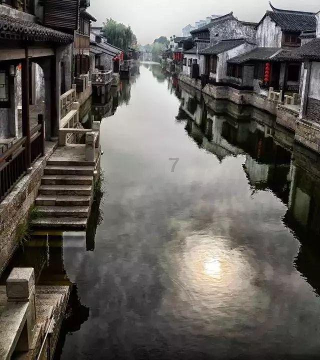 逃出上锁的现代房间2